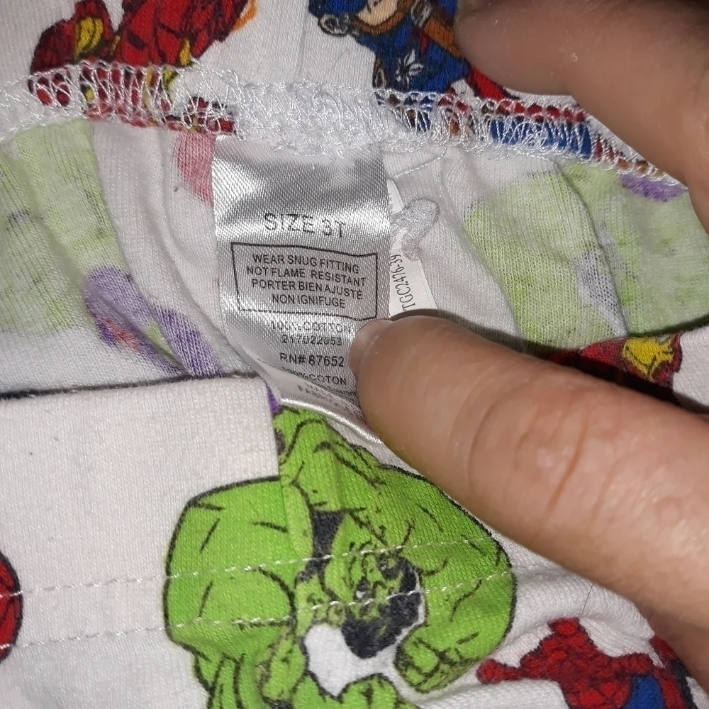 Marvel child's night suit size 3T 5/$25